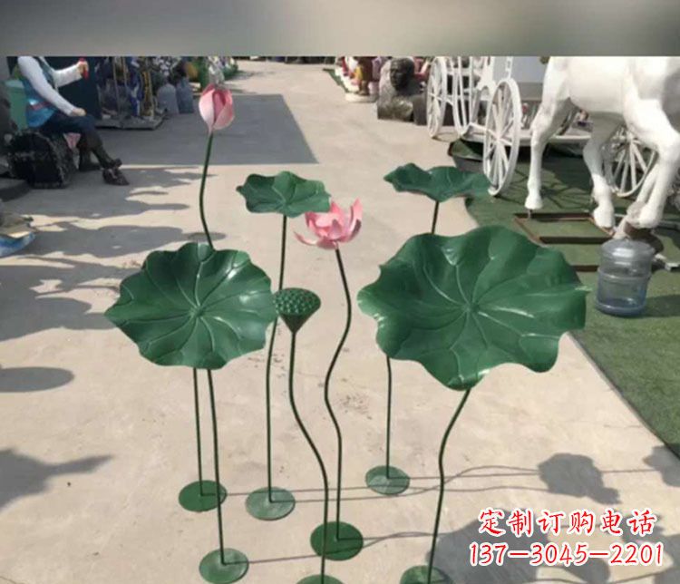 长沙不锈钢荷花雕塑象征着美丽的永恒