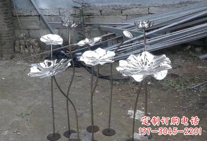 长沙不锈钢荷叶雕塑给园林增添美感