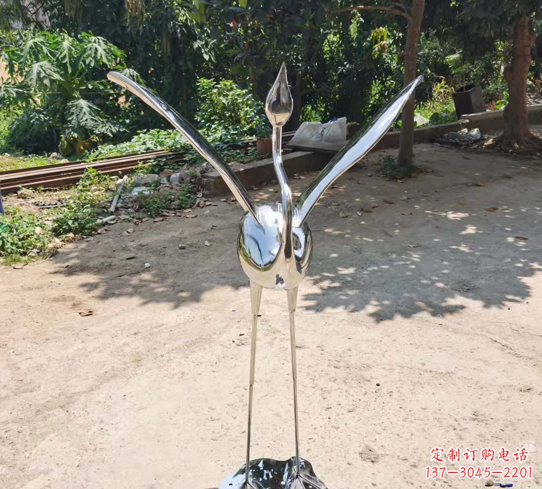 长沙不锈钢仙鹤雕塑——传承灵动之美