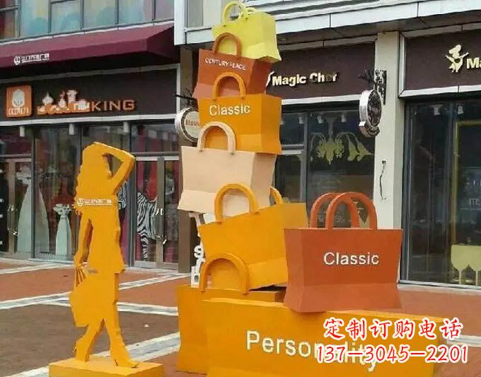 长沙非凡购物袋雕塑——给步行街带来美好的变化