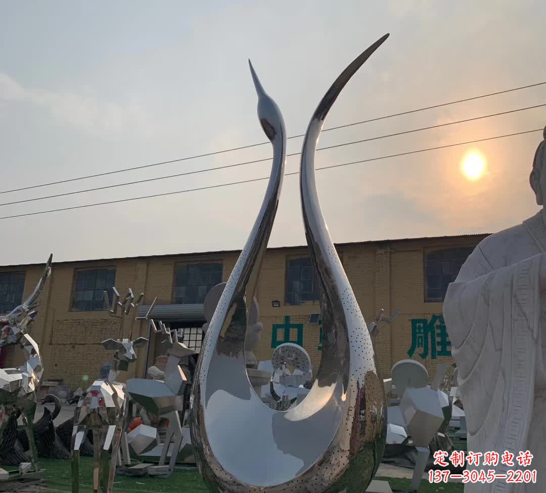 长沙雕塑镜面天鹅