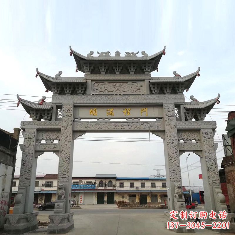 长沙城市街道仿古石雕牌楼