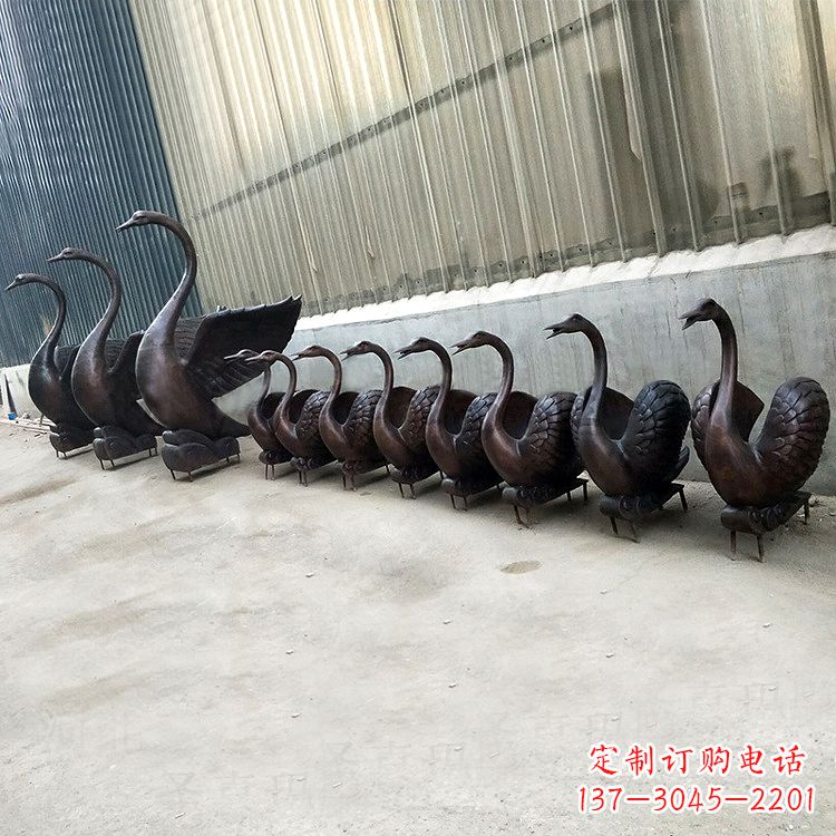 长沙精致的铜质天鹅雕塑