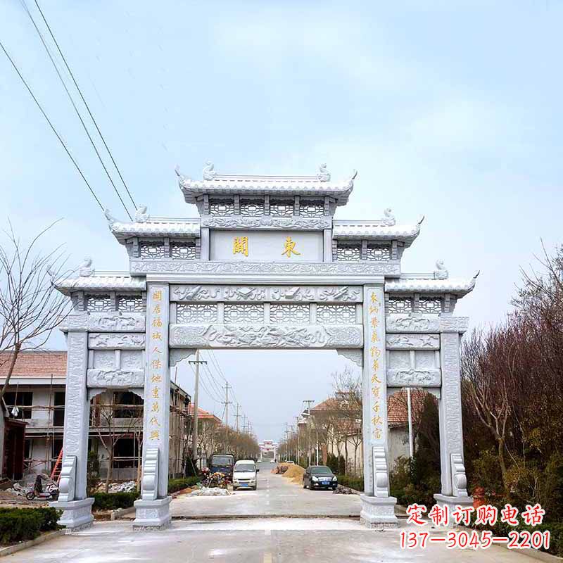 长沙传承古风——村镇三门石牌坊雕塑
