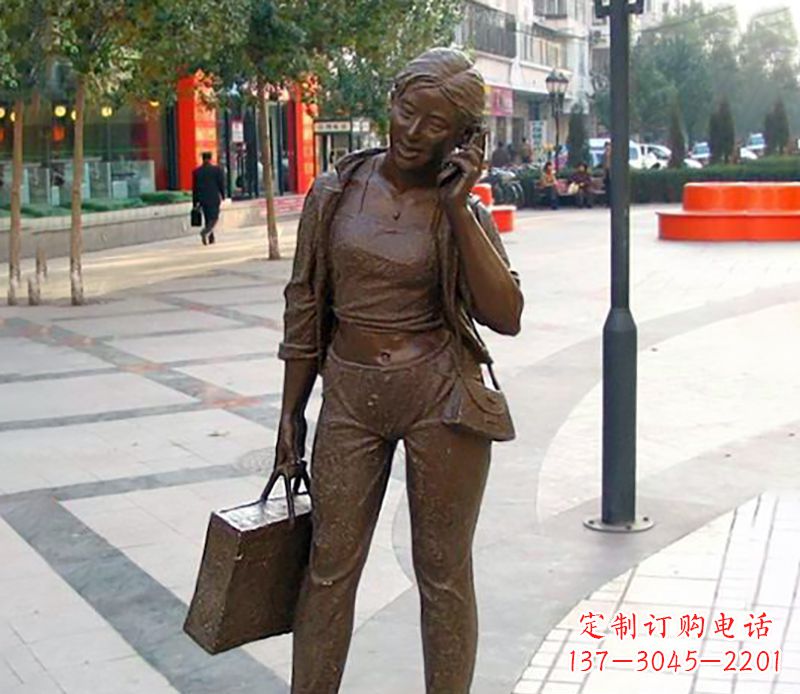 长沙打电话女人现代人物雕塑