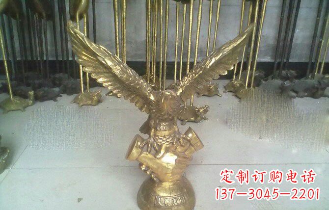 长沙大展宏图老鹰铜雕展现雄鹰的威严和气势