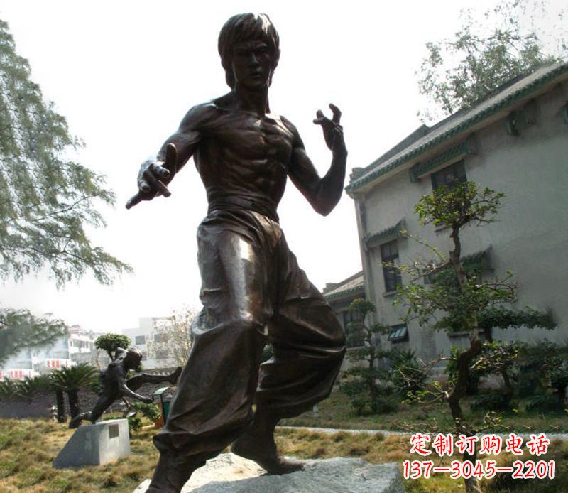 长沙传奇人物李小龙铜雕