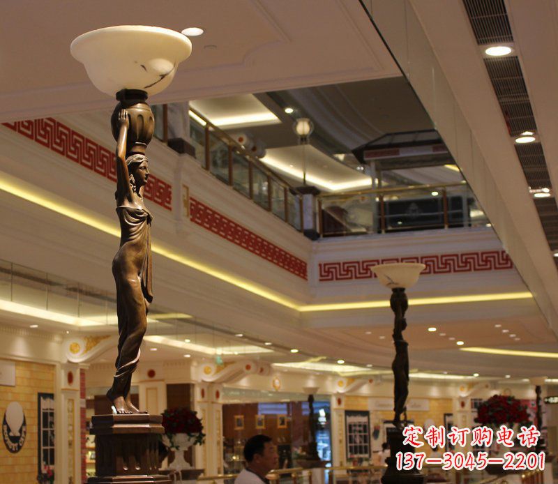 长沙高端玻璃钢仿铜雕塑——女人雕塑