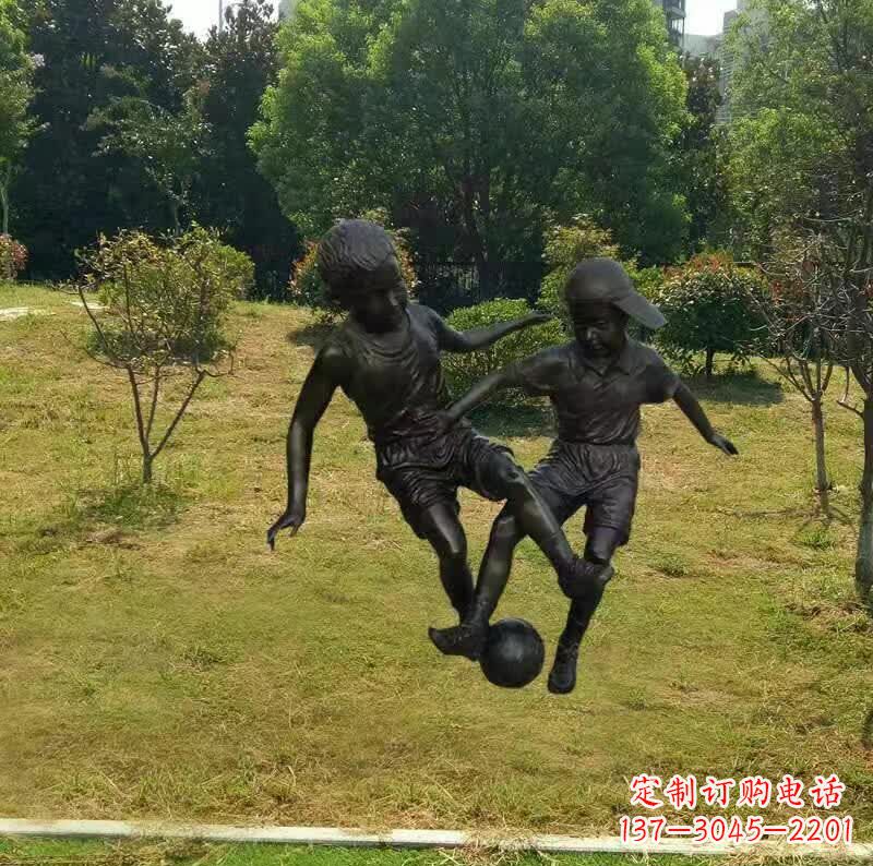 长沙儿童踢足球铜雕塑