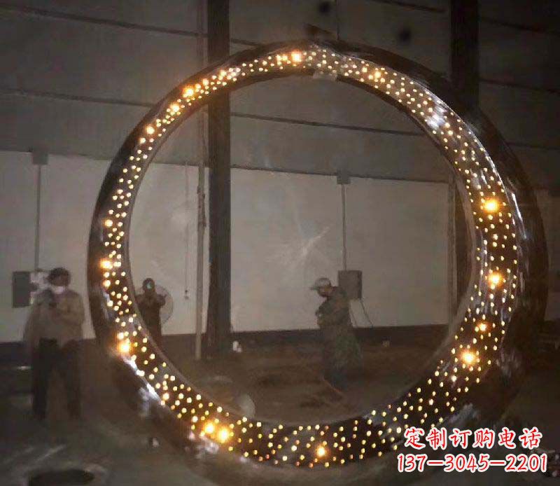 长沙发光圆环不锈钢雕塑