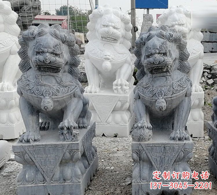 长沙仿古做旧青石雕刻的狮子