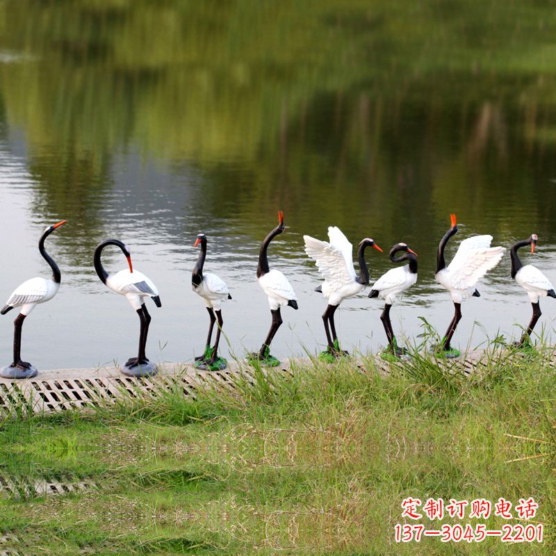 长沙仿真仙鹤玻璃钢水景雕塑摆件-公园水池水塘琥珀动物雕塑