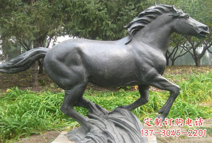 长沙奔马铜雕—精美雕塑处处闪耀灿烂光彩