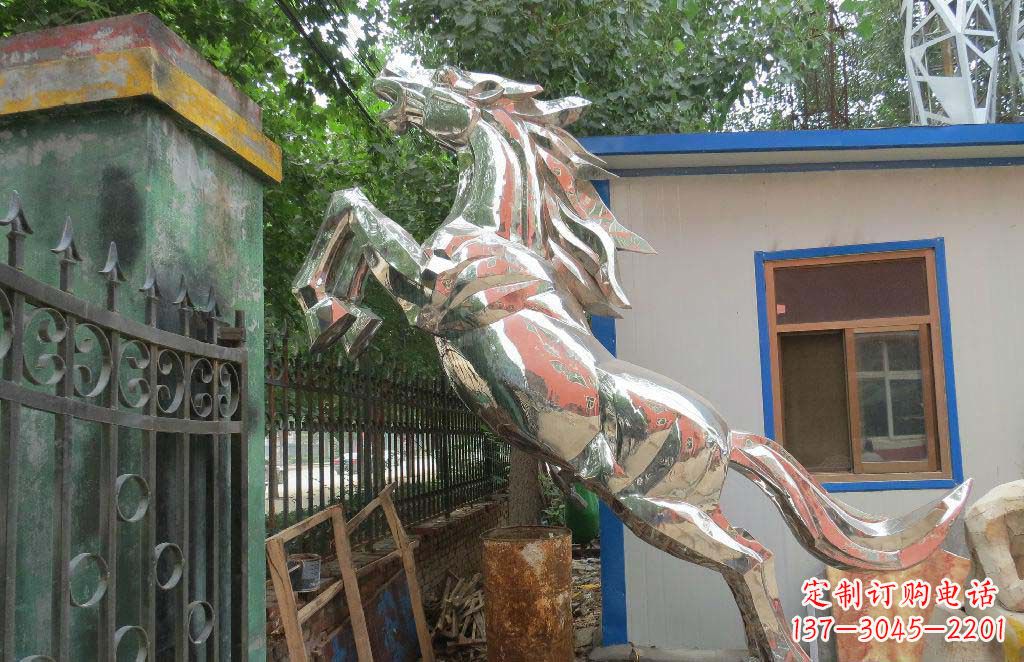 长沙优雅凌厉的不锈钢奔跑马雕塑