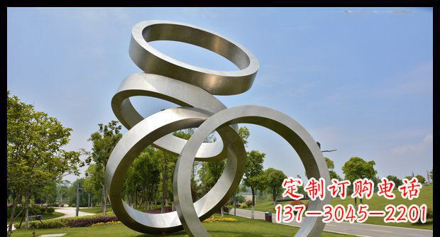 长沙铭记匠心的不锈钢折叠圆环景观雕塑