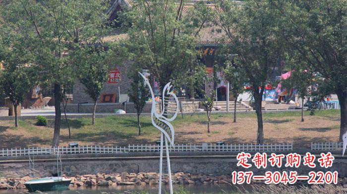 长沙融合瑞雪灵羽,灵灯晶莹不锈钢仙鹤雕塑