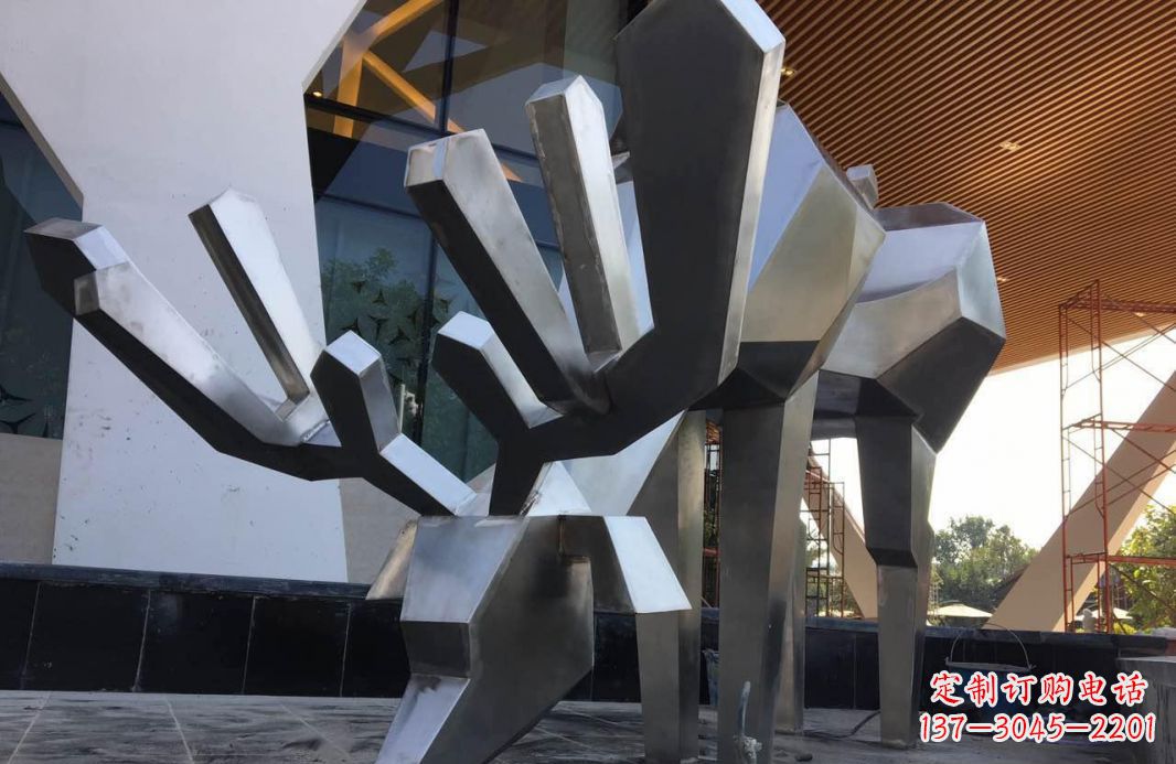 长沙公园不锈钢大型抽象驯鹿雕塑