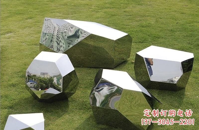 长沙精美不锈钢鹅卵石几何雕塑
