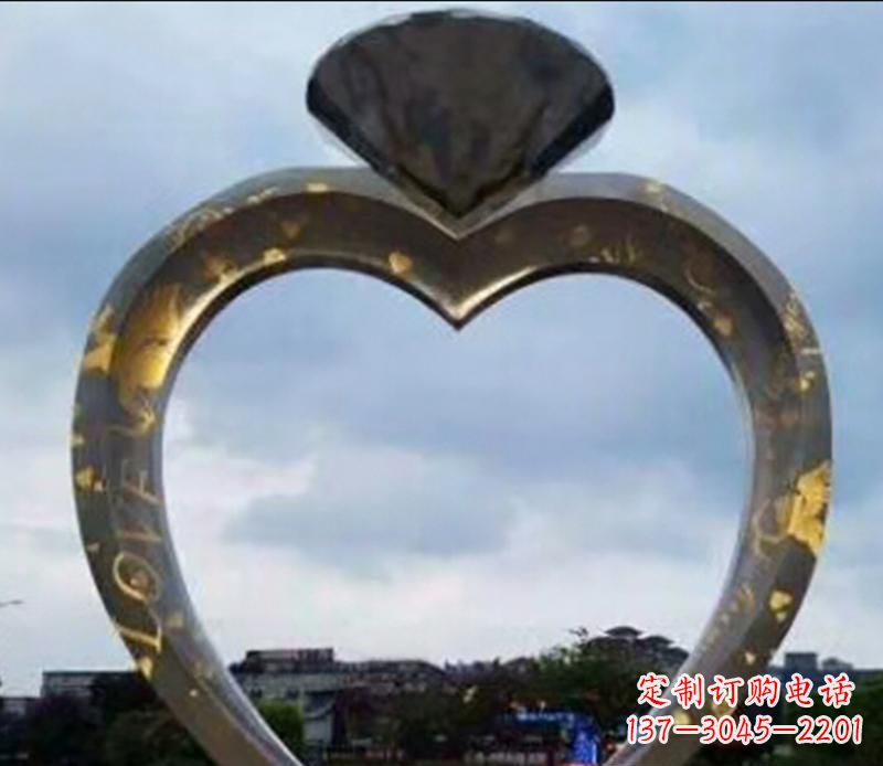 长沙不锈钢大型钻石戒指景观雕塑