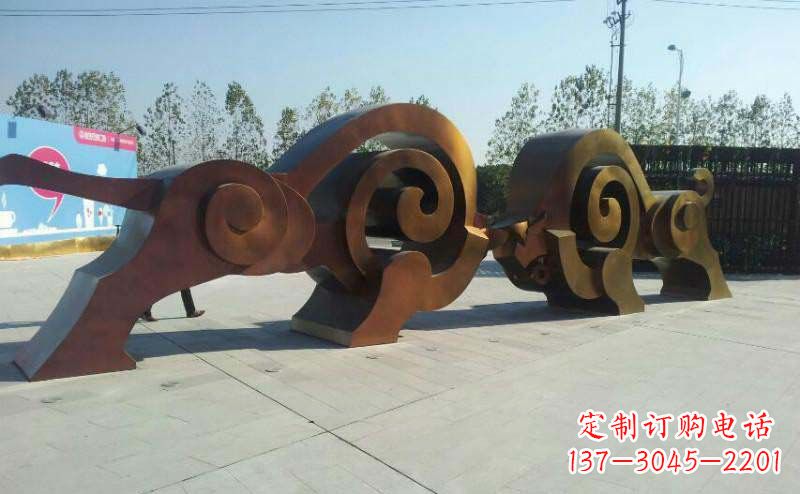 长沙公园抽象牛动物铜雕