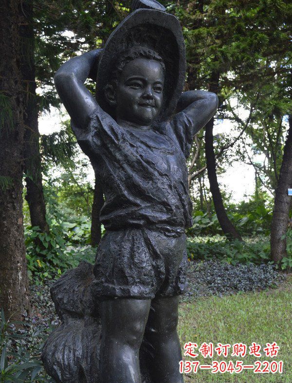 长沙优雅童子·少年戴草帽铜雕
