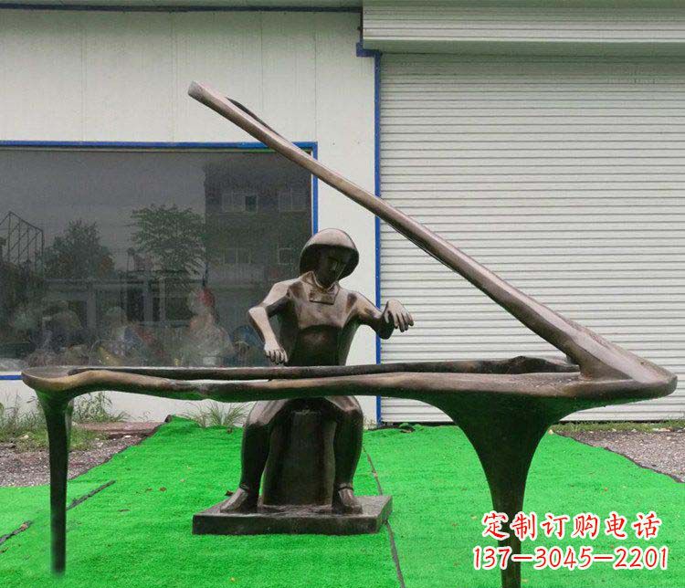 长沙 传奇钢琴雕塑