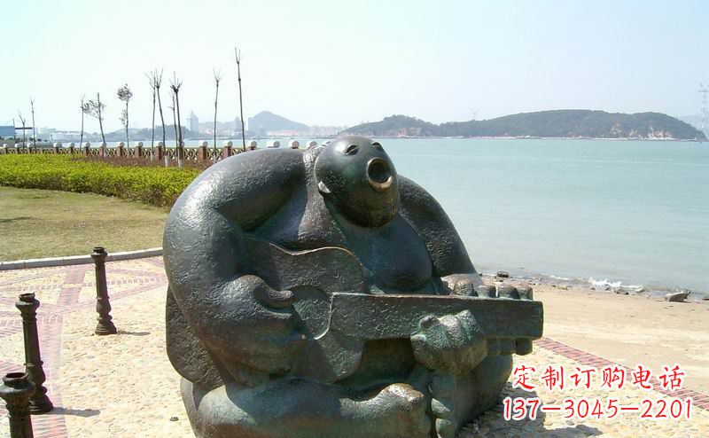 长沙音乐驻足,公园弹吉他铜雕