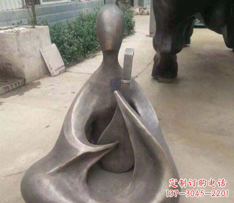 长沙抽象景观弹琵琶铜雕