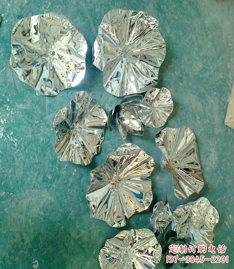 长沙精致锻铜荷叶造型雕塑