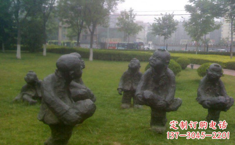 长沙中领雕塑为您打造精美的儿童斗鸡雕塑