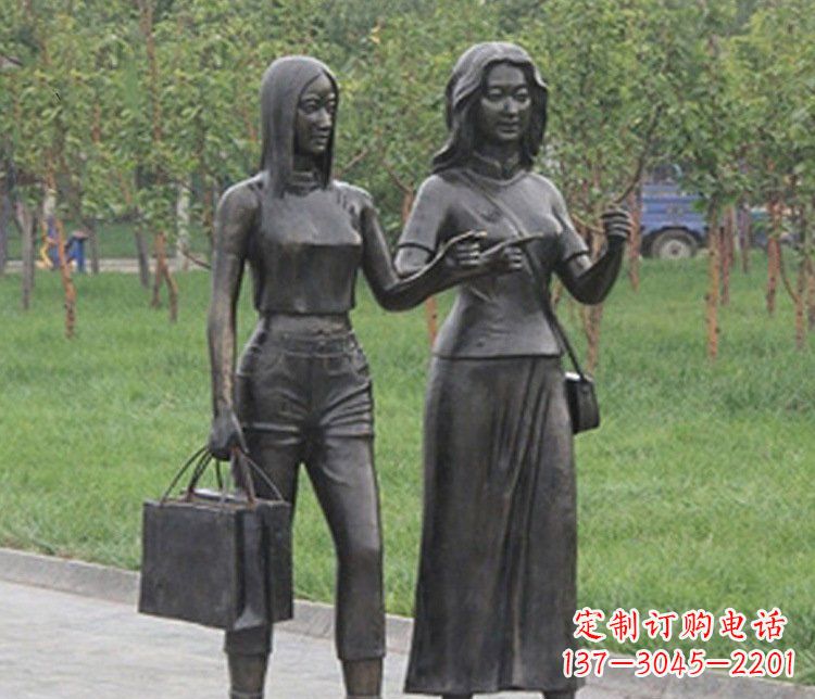 长沙艺术精品铜雕——公园逛街女性人物铜雕塑