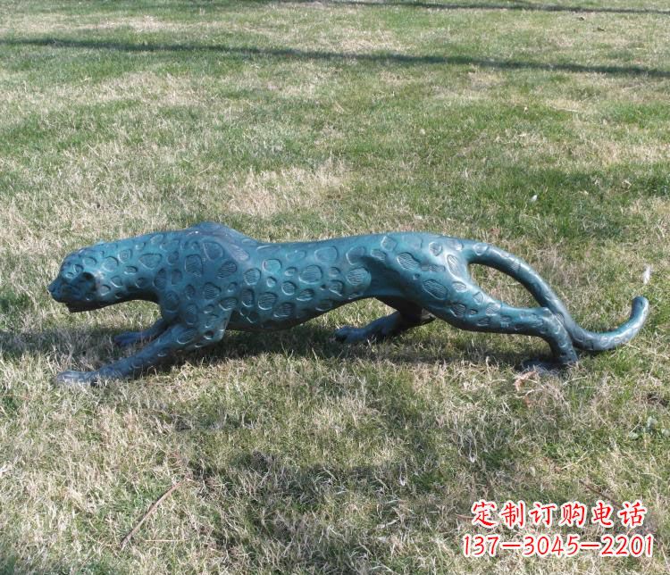 长沙公园金钱豹铜雕