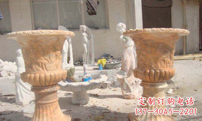 长沙公园景观晚霞红花盆石雕