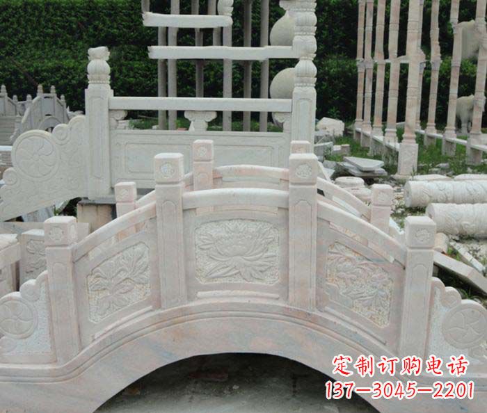 长沙公园景观晚霞红石拱桥