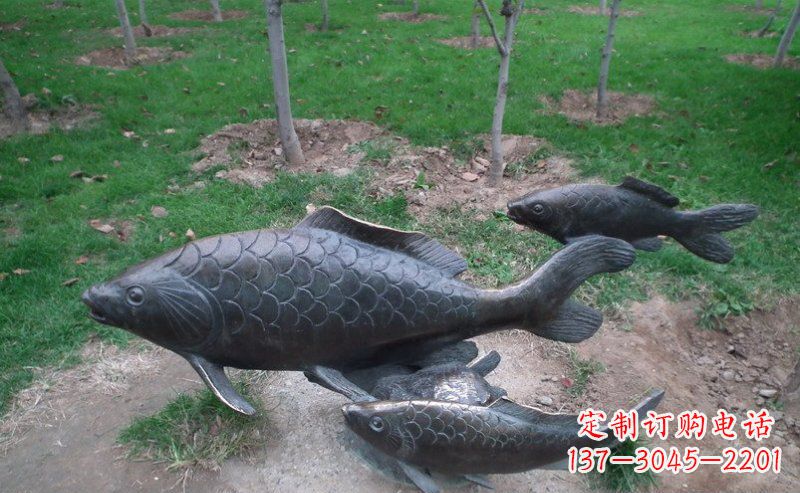 长沙公园鲤鱼动物铜雕