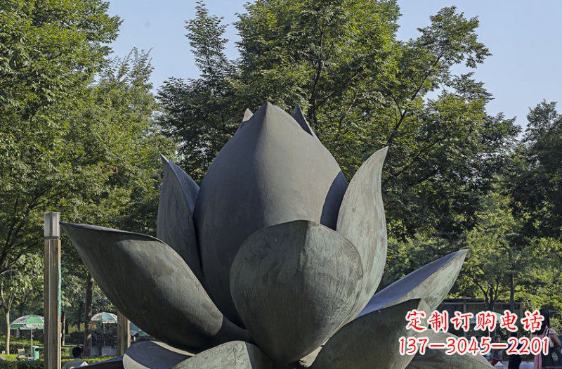 长沙公园莲花景观铜雕
