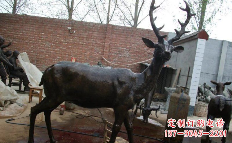长沙精美梅花鹿铜雕,施展艺术之美