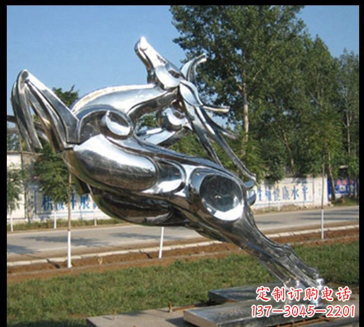 长沙公园跳跃的梅花鹿不锈钢雕塑