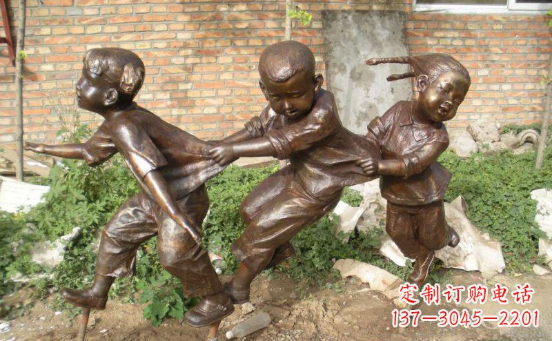长沙铜雕老鹰—勇捕小鸡的动态展示