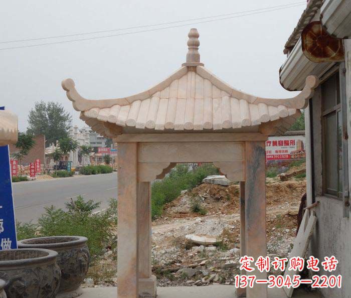 长沙晚霞红四角凉亭雕塑
