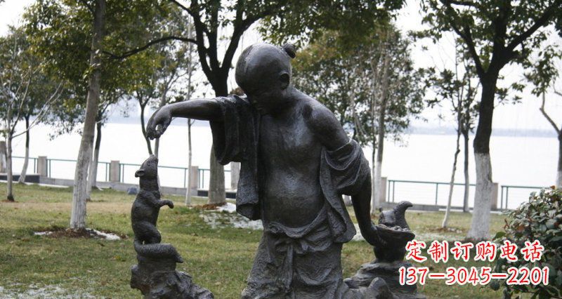 长沙铜质高端松鼠雕塑