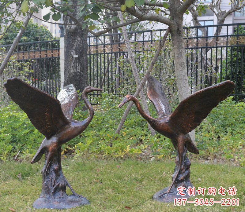 长沙高雅实木雕刻精美仙鹤景观玻璃钢仿铜摆件