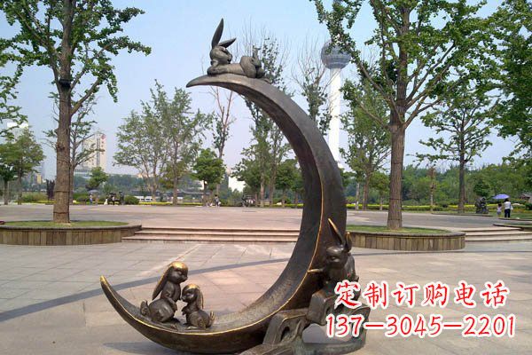 长沙公园月亮和玉兔铜雕