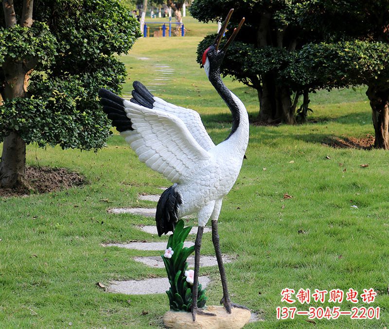 长沙古典仙鹤雕塑，融入神秘风语