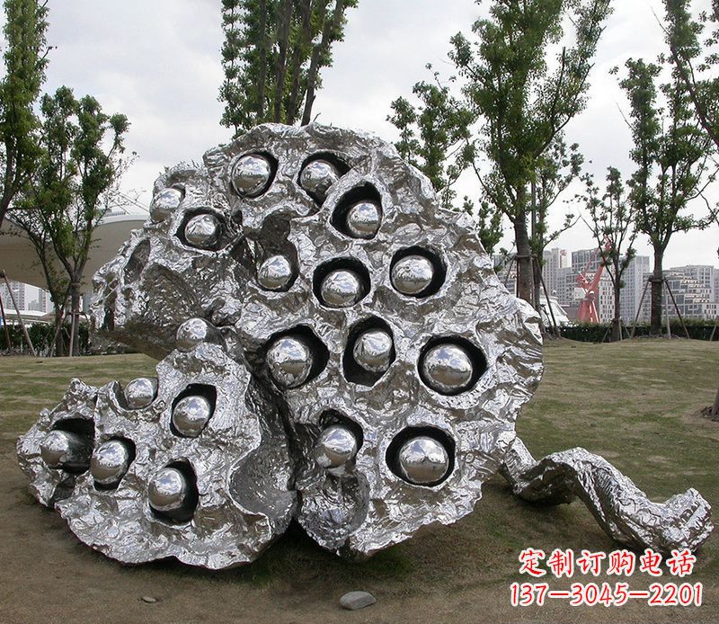 长沙中领雕塑出品:高端不锈钢莲蓬雕塑