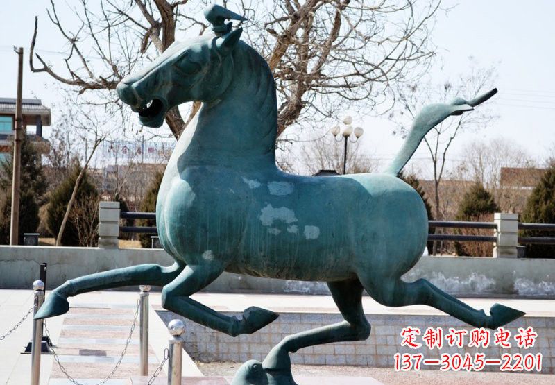 长沙广场马踏飞燕铜雕