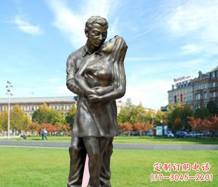 长沙一颗爱的心，用铜雕情侣人物雕塑表达