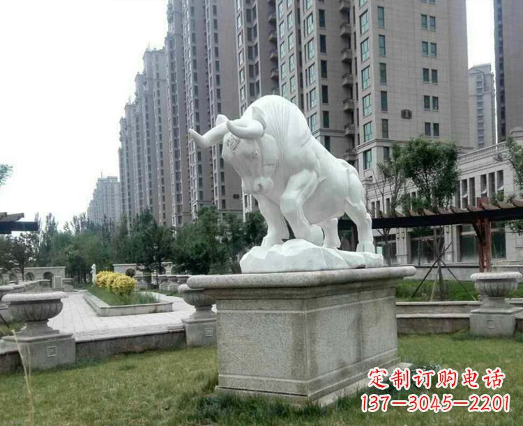 长沙汉白玉开荒牛小区园林动物石雕