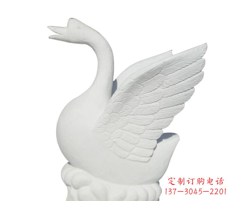 长沙汉白玉雕刻的精美天鹅雕塑