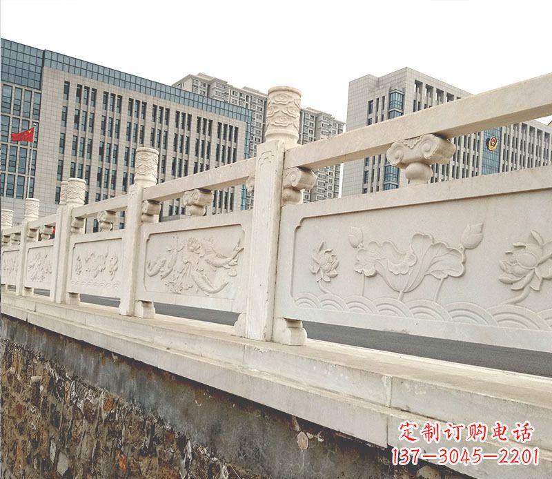 长沙中领雕塑:精致的鲤鱼石浮雕石栏板石雕